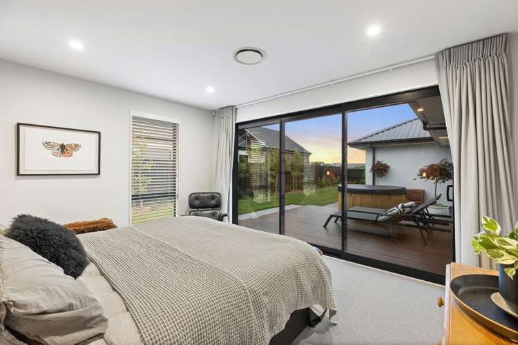 68 Vernon Drive Lincoln_13