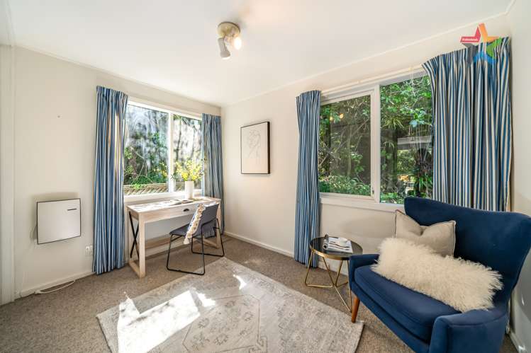 12 Whiorau Grove Lowry Bay_23