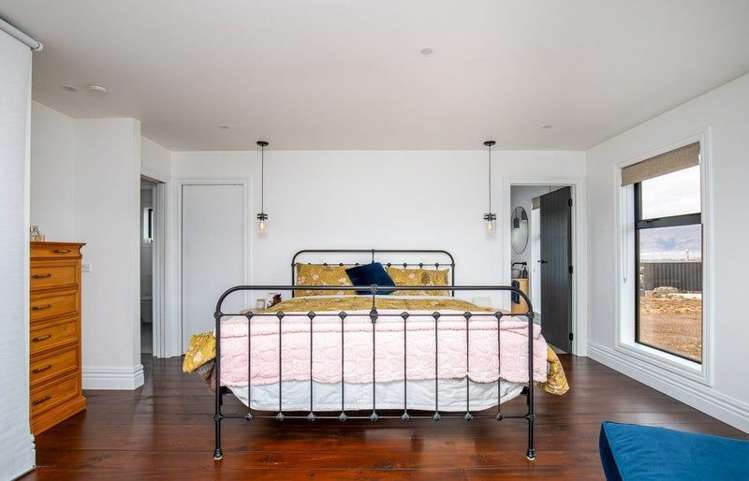 403 McArthur Road Alexandra_5