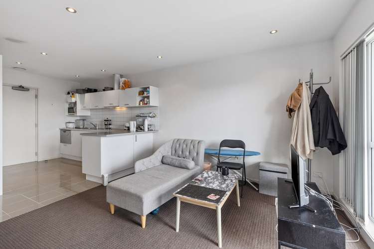 C9/60 Masons Road Oteha_5