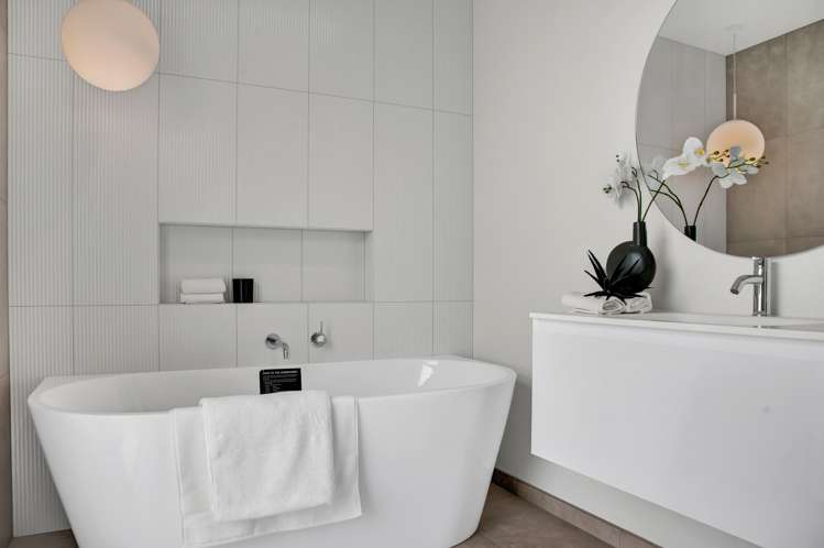 13 Thomason Road Egmont Village_17