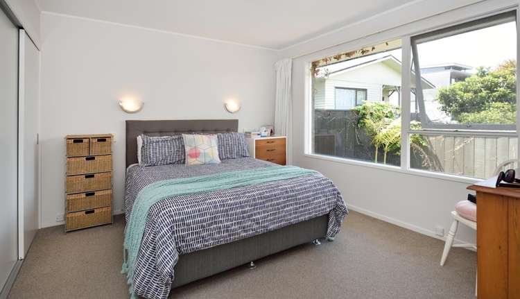 1/53 Seaview Road Castor Bay_11