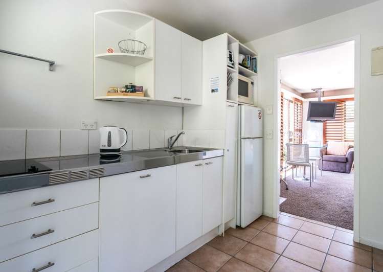 1B/3-7 Fourth Avenue Onetangi_8