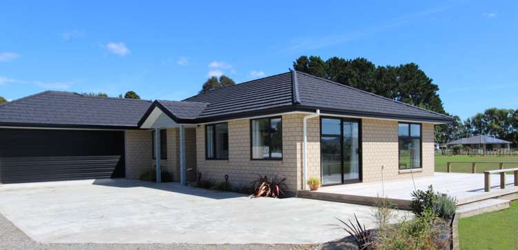 77 Halls Road Pahiatua_18