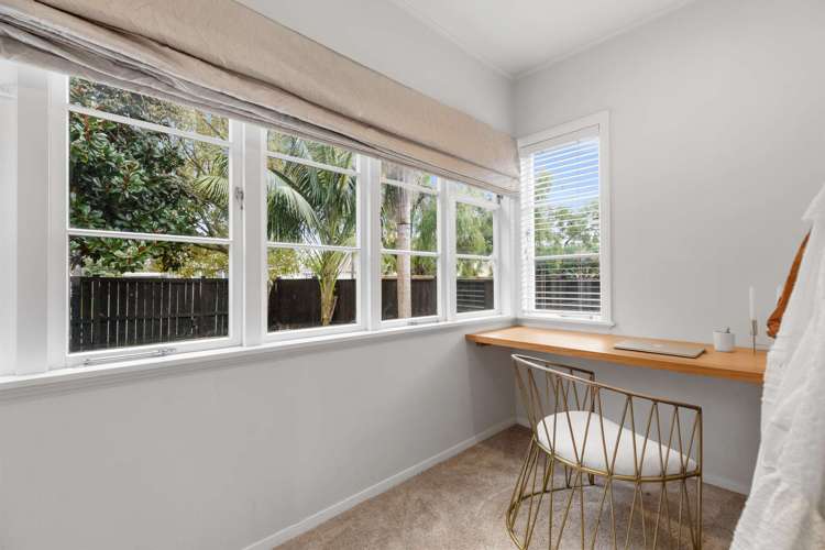 16 Erima Avenue Point England_9