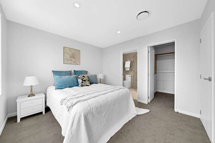 14 Ballyalton Cresent Flat Bush_8