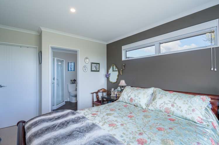 58 Fairose Drive Richmond_12