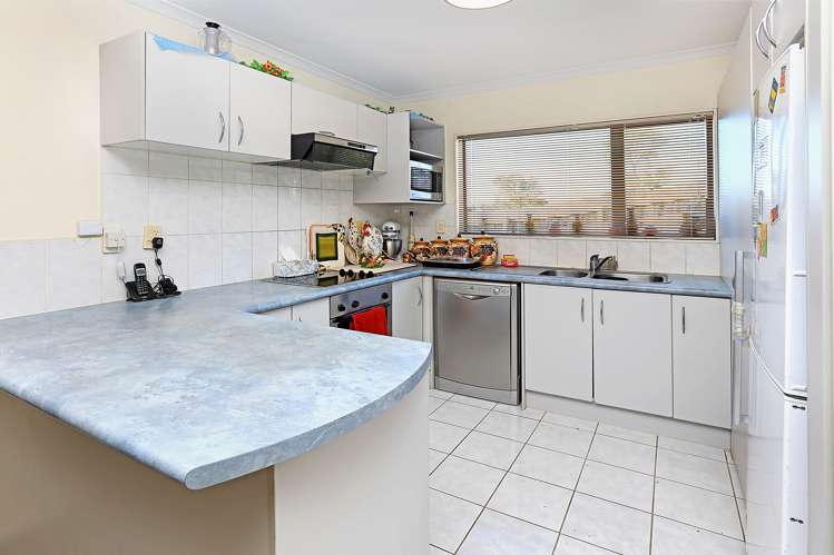 26 Robert Ross Place Clendon Park_2