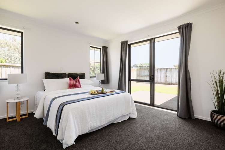 15 Farnham Close Rototuna North_11