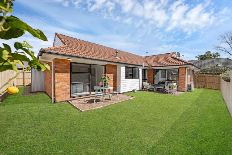 1/25 Headcorn Place Botany Downs_10