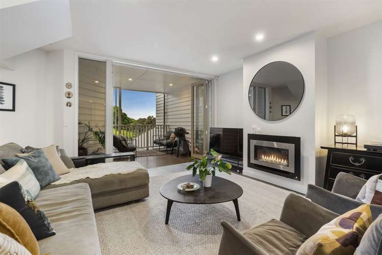 7/83 Hinemoa Street Birkenhead_1