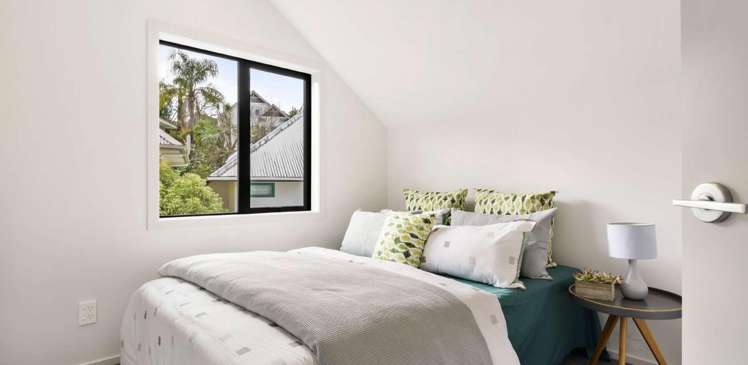 7/29A St Stephens Ave 1761_8