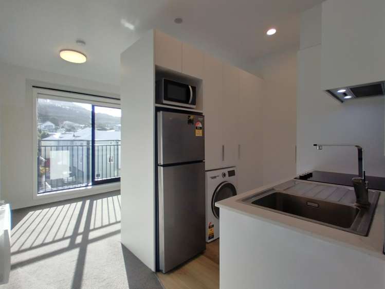 404/2 Colombo Street Newtown_6