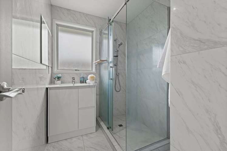 7 Sandrine Avenue Clover Park_15