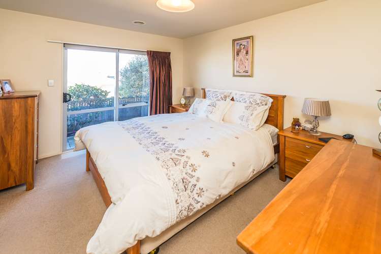 16 Lithgow Drive Otamatea_4