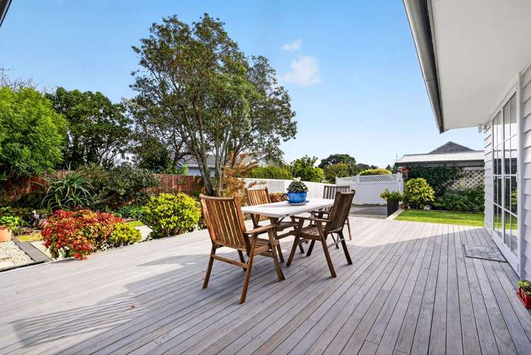 20 & 20A Brian Crescent Stanmore Bay_27
