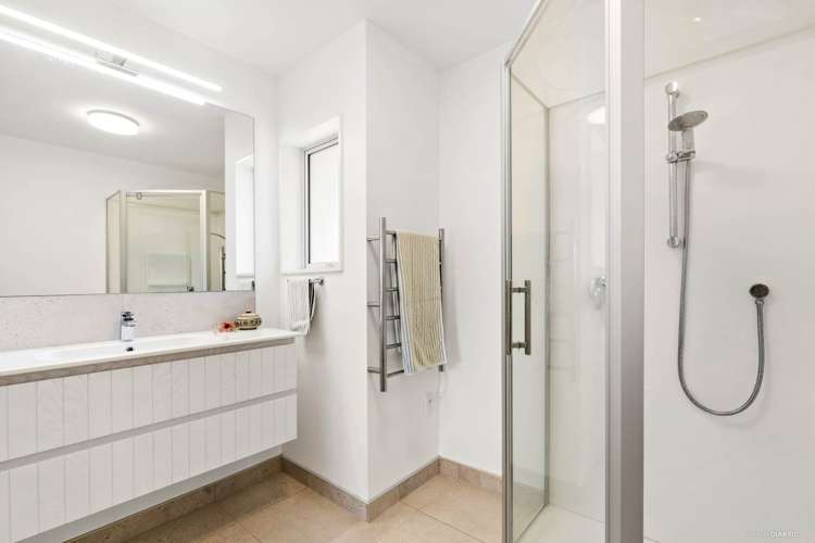 83 Fernhill Way Oteha_11