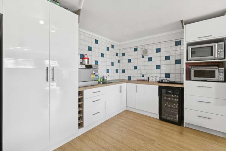 6 Conifer Lane Mangere Bridge_22