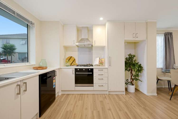 11 Manatu Lane Kelston_2