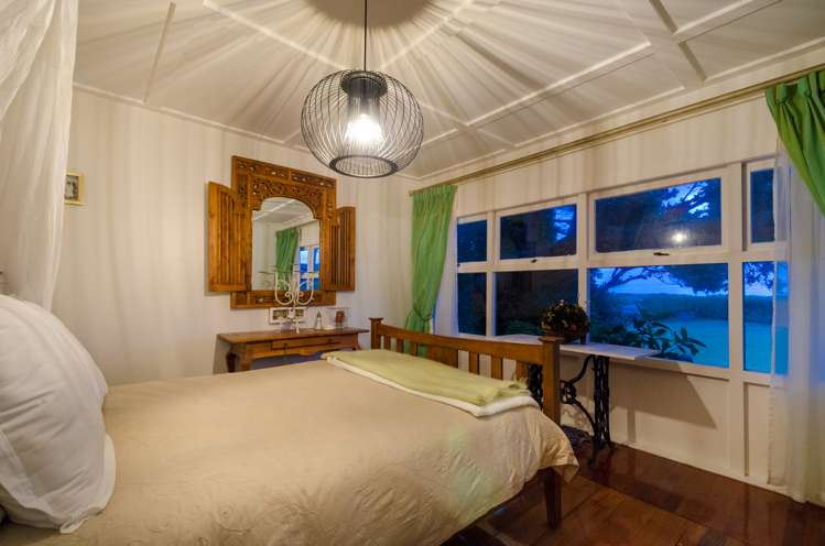 64 Beach Valley Road Piha_10