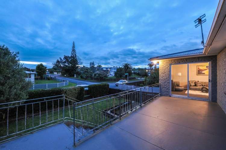 13 Bayside Avenue Te Atatu Peninsula_19