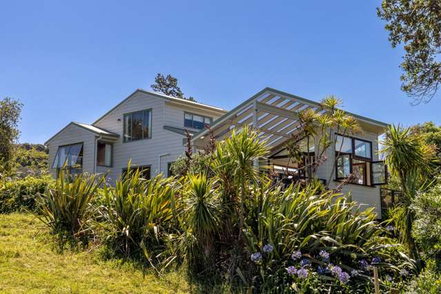 49 Tahatai Road Oneroa_1