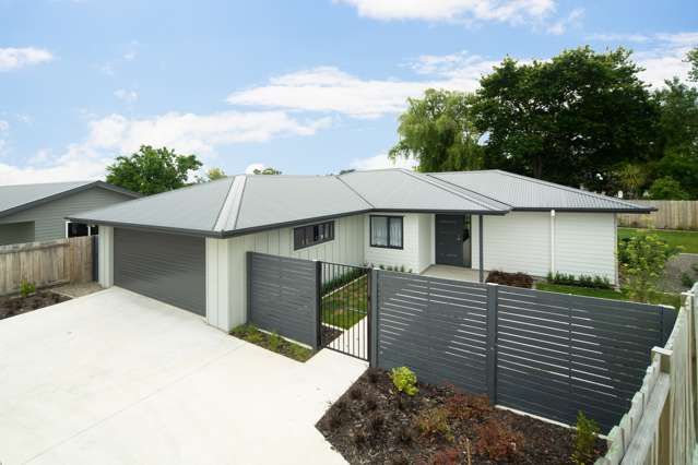 32 Wescombe Grove Feilding_1