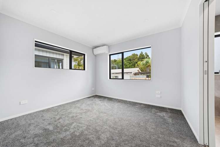 9 Eastglen Road Glen Eden_17