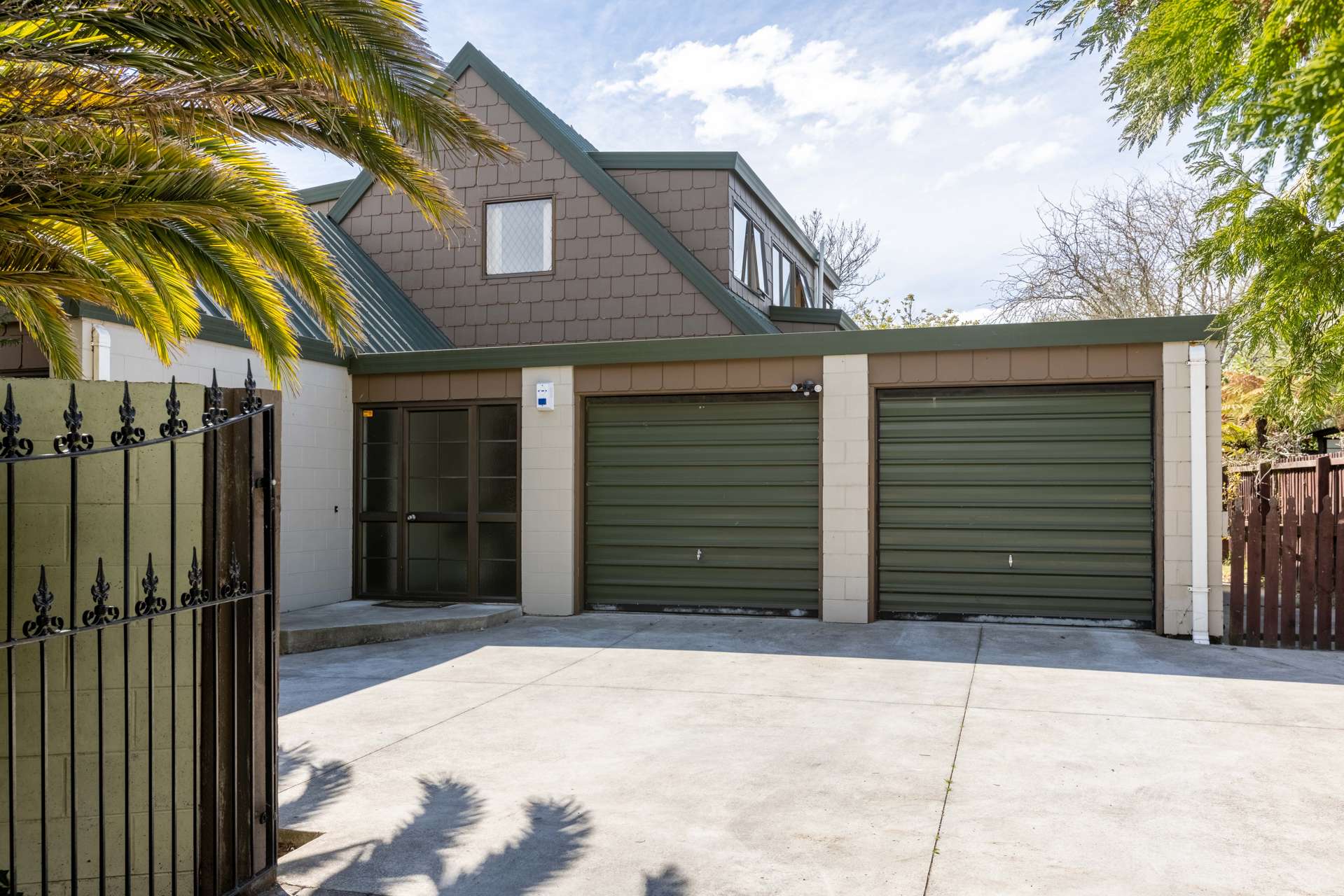 64 Lake Terrace Road Burwood_0