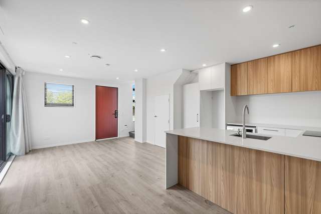 2/623 Cashel Street Linwood_2