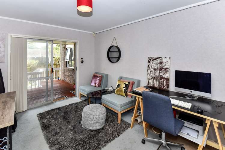 6 Moor Park Wattle Downs_13