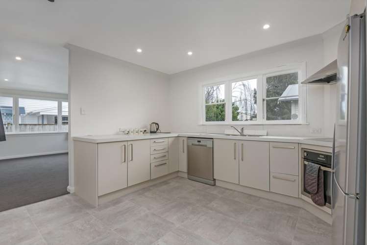 23 Burns Avenue Takaro_6