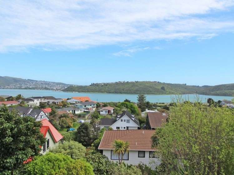 2/4 Kinloch Place Papakowhai_20