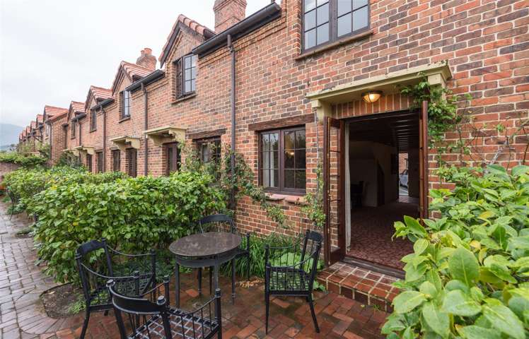 3/7 Quiet Woman Way Monaco_14