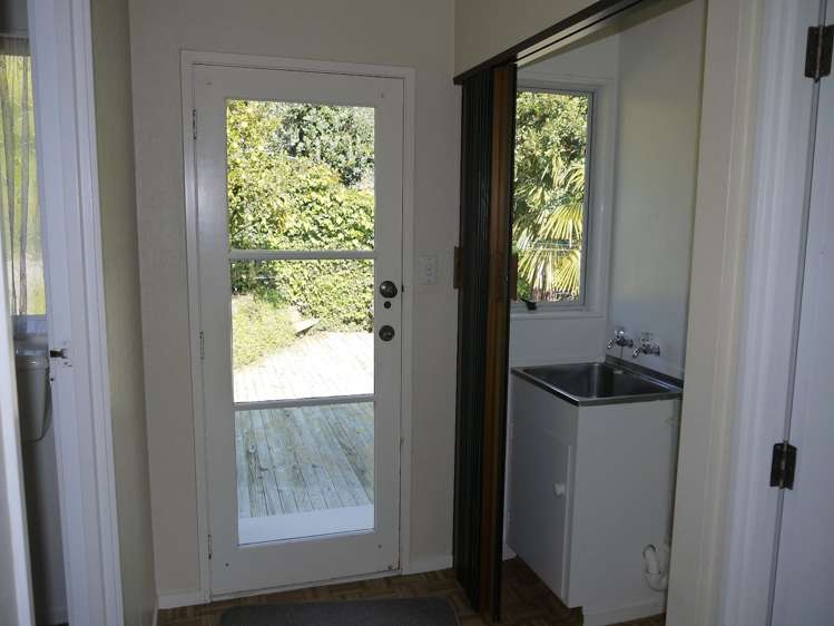 2/43c The Ridgeway Enner Glynn_17