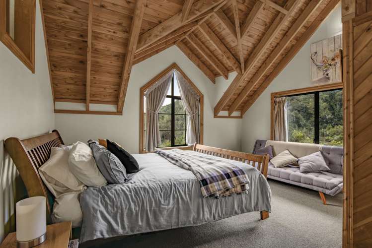 2/99 Horoeka Street Stokes Valley_18