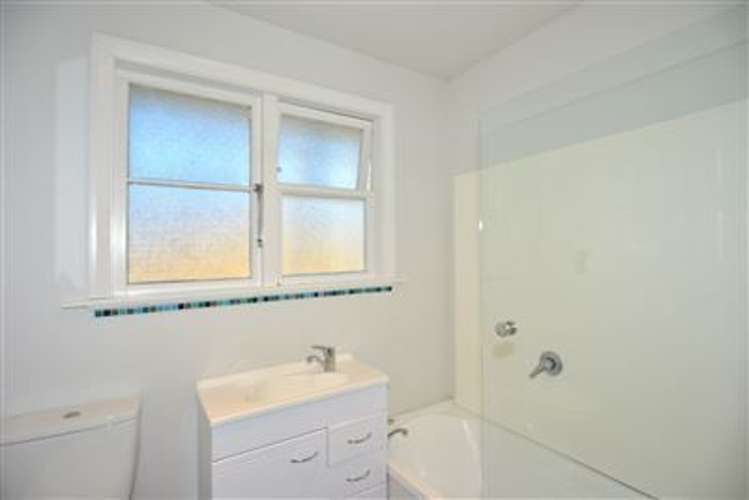 30 Pitcairn Crescent Bryndwr_6