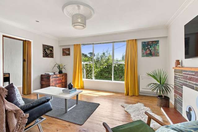 Private and sunny, cheerful by nature!