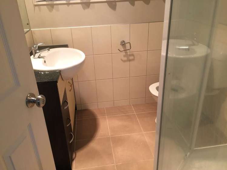 45a Baverstock Road Flat Bush_10