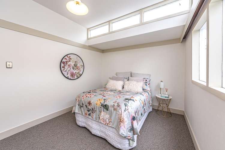 8b Brassey Road Saint Johns Hill_18