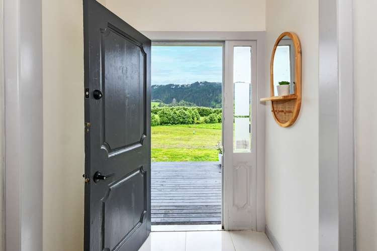 123 Falls Road Hunua_3