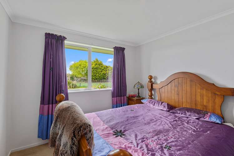 561 Johns Road Fernside_13