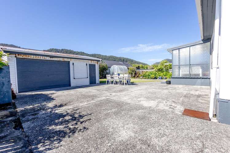 37 Firth Street Cobden_26