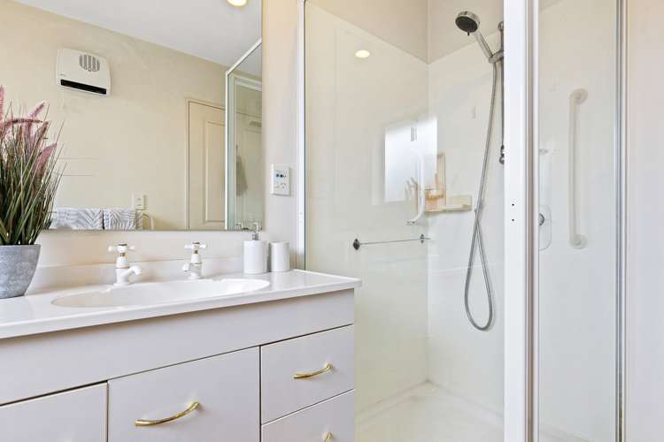 4 Ashmore Lane Strowan_11