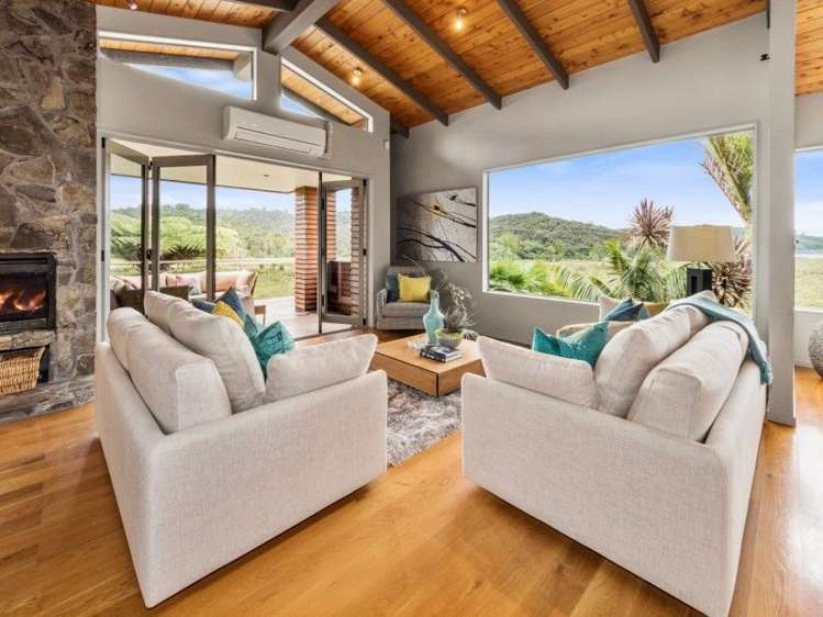 632 Huia Road Parau_10