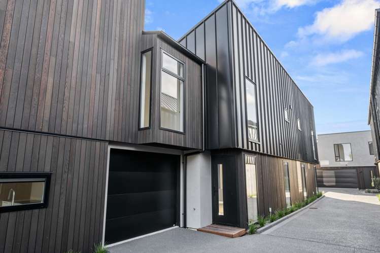 2/9 Innes Road_0