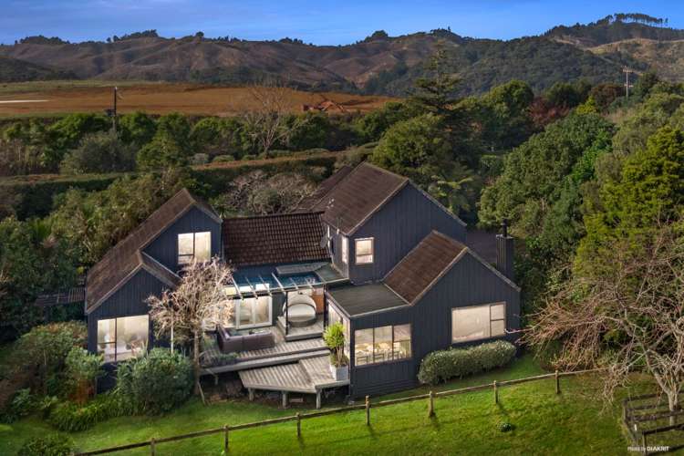 212 Ara-Kotinga Whitford_0