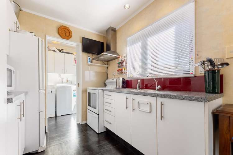 83 Queens Road Waikanae Beach_10