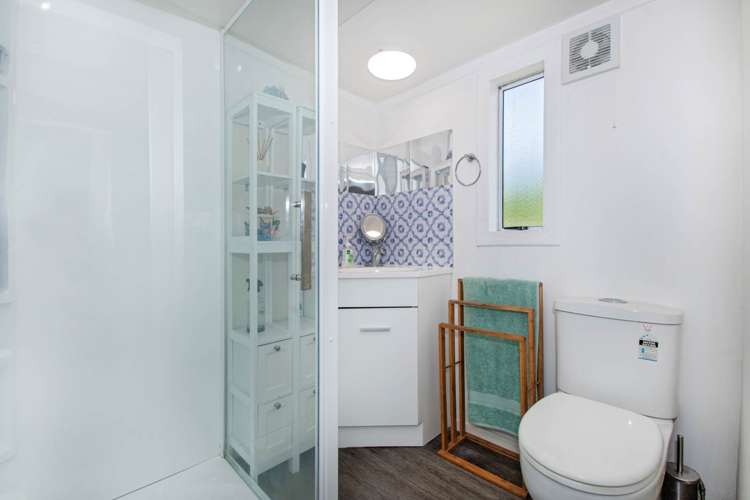 25 Memorial Drive Parahaki_12