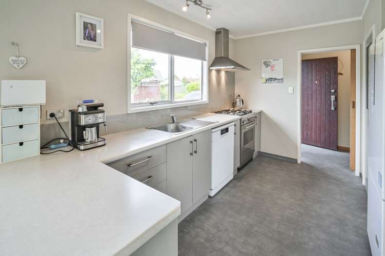 4 Murdoch Place Raureka_8